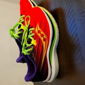 Saucony Endorphin Pro 2 size 9.5 Womens